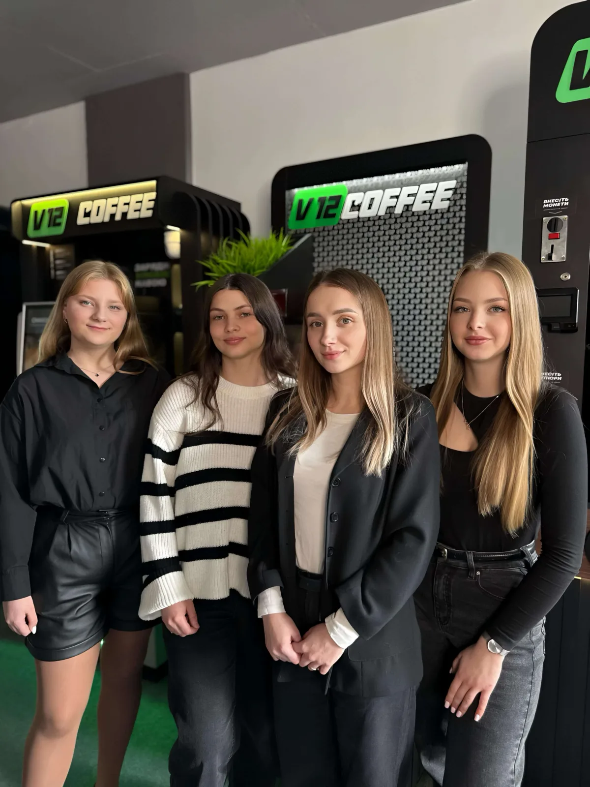 Фінанси та адміністрація V12 Coffee